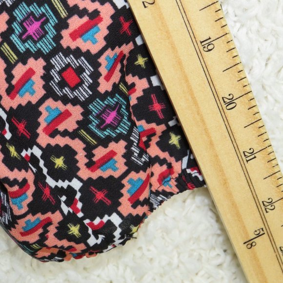 Stoosh* Women's Long Sleeve Curved Hem Collarless Split Neck Blouse Size~ Small‎ - Picture 7 of 7